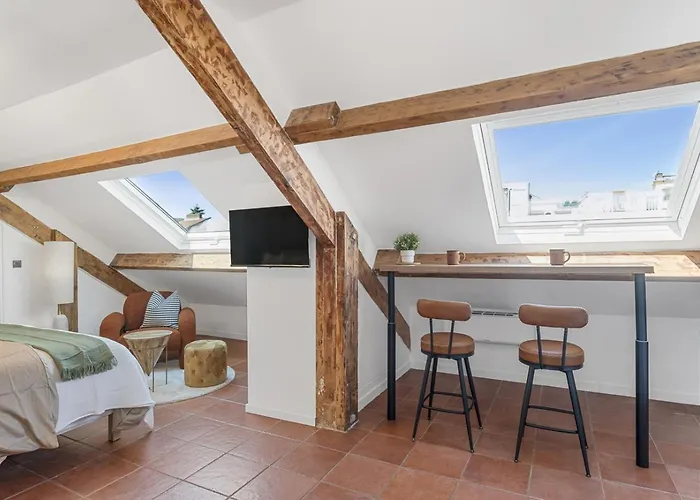 Sous Les Toits, Centre Nizza